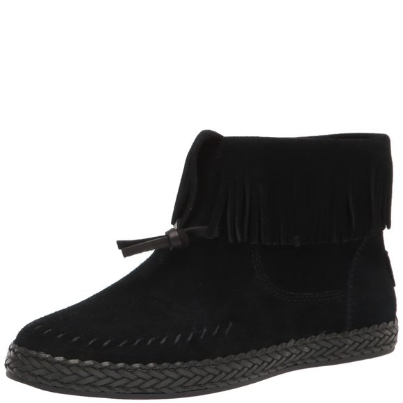 UGG Women's Kennadi Ankle Boot, Black Suede, 5 - Picture 1 of 1